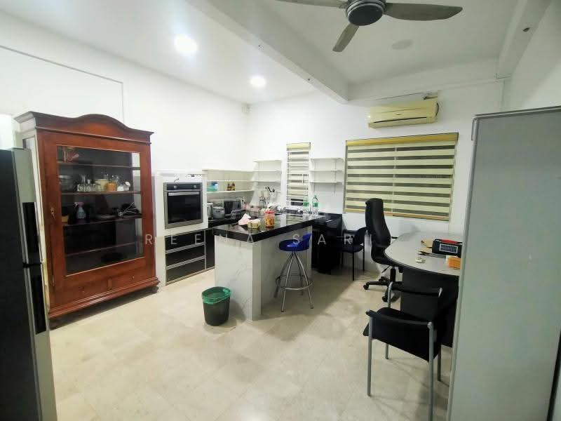Rumah Teres 2-Tingkat untuk Dijual di SS19 (Subang Jaya) - Reena Sarif - PropertyGuru.com.my