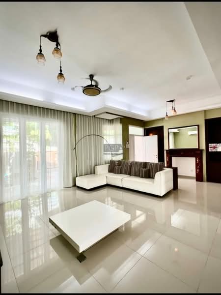 3-storey Terraced House for Rent in Tanjung Bungah (Penang) - Xinnee . - Living Room - PropertyGuru.com.my