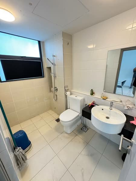 Kediaman Servis untuk Dijual di Residences @ 1 Tebrau - Jack Ching - Bathroom - PropertyGuru.com.my