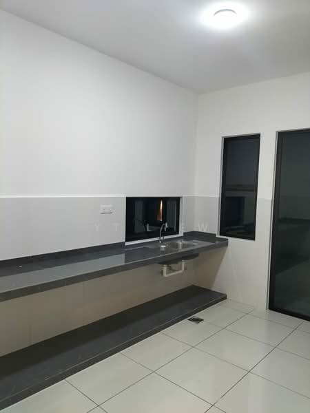 Rumah Teres 2-Tingkat untuk Disewa di Bandar Tiram (Ulu Tiram) - YT Liew - Kitchen - PropertyGuru.com.my