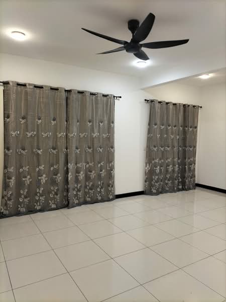 Rumah Teres 2-Tingkat untuk Disewa di Bandar Tiram (Ulu Tiram) - YT Liew - Living Room - PropertyGuru.com.my