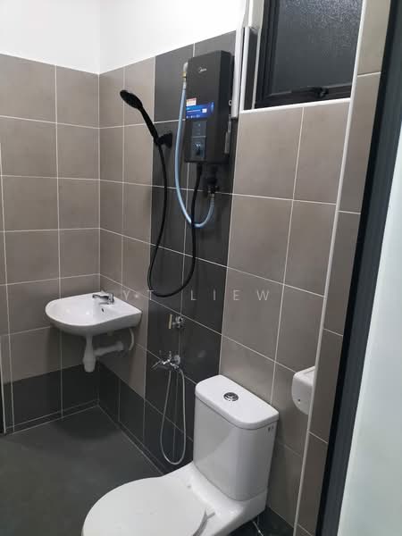 Rumah Teres 2-Tingkat untuk Disewa di Bandar Tiram (Ulu Tiram) - YT Liew - Bathroom - PropertyGuru.com.my
