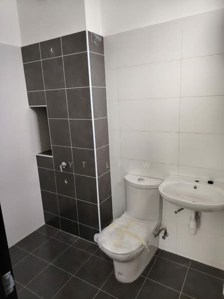 Rumah Teres 2-Tingkat untuk Disewa di Bandar Tiram (Ulu Tiram) - YT Liew - Bathroom - PropertyGuru.com.my