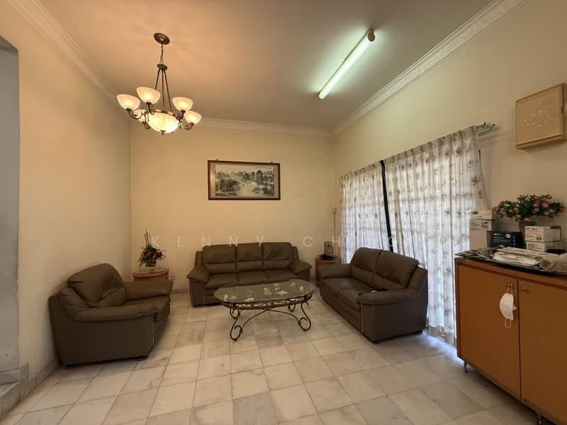 2-storey Terraced House for Sale in Bukit Jelutong (Shah Alam) - Kenny Choo - Living Room - PropertyGuru.com.my