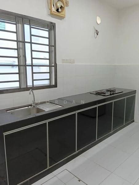 2-storey Terraced House for Sale in Taman Nusa Sentral (Iskandar Puteri (Nusajaya)) - Jordan . - Kitchen - PropertyGuru.com.my