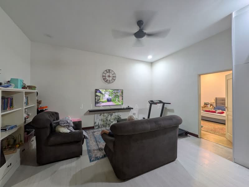 Bungalow House untuk Dijual di Sungai Penchala (Kuala Lumpur) - Jik Wafa - Living Room - PropertyGuru.com.my