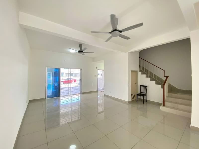 2-storey Terraced House for Sale in Semenyih (Selangor) - Hawa Ibrahim - Living Room - PropertyGuru.com.my