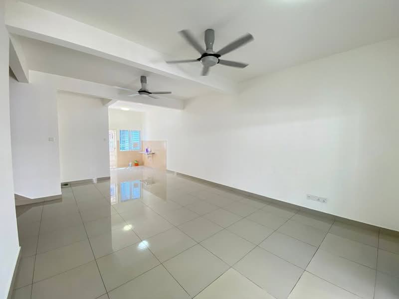 2-storey Terraced House for Sale in Semenyih (Selangor) - Hawa Ibrahim - Living Room - PropertyGuru.com.my