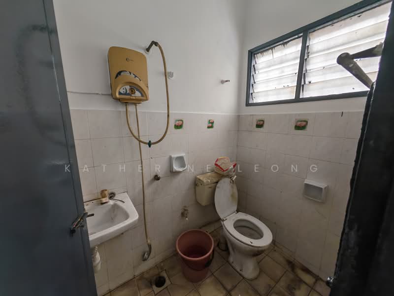 2-storey Terraced House for Sale in Bandar Baru Kundang (Rawang) - Katherine Leong - Bathroom - PropertyGuru.com.my