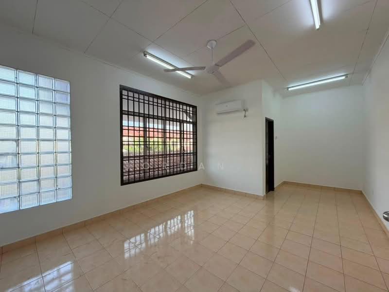 2-storey Terraced House for Sale in Mutiara Rini (Skudai) - Jordan . - Living Room - PropertyGuru.com.my