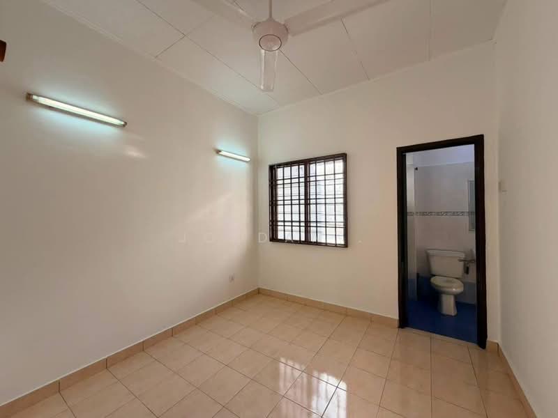 2-storey Terraced House for Sale in Mutiara Rini (Skudai) - Jordan . - Bathroom - PropertyGuru.com.my
