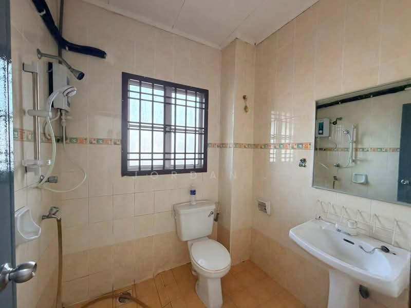 2-storey Terraced House for Sale in Mutiara Rini (Skudai) - Jordan . - Bathroom - PropertyGuru.com.my