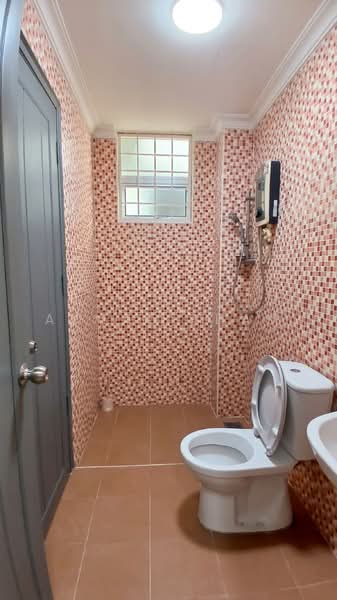 Rumah Teres 2-Tingkat untuk Dijual di Bandar Seri Putra (Bangi) - Akmal Adam - Bathroom - PropertyGuru.com.my