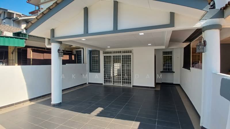 Rumah Teres 2-Tingkat untuk Dijual di Bandar Seri Putra (Bangi) - Akmal Adam - Exterior - PropertyGuru.com.my