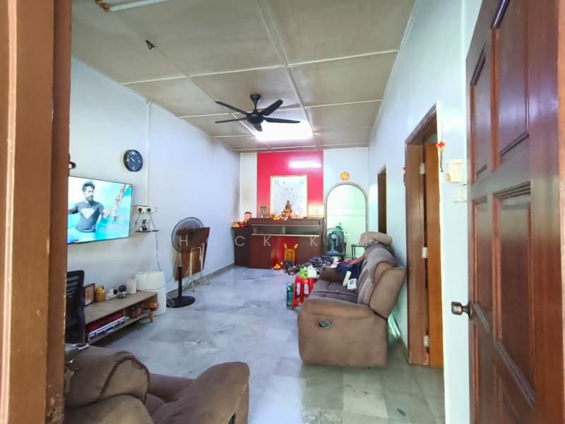 Rumah Teres 1-Tingkat untuk Dijual di Taman Ungku Tun Aminah (Skudai) - Hock Kim - Living Room - PropertyGuru.com.my