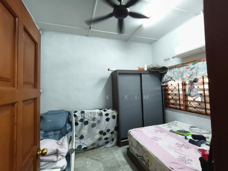 Rumah Teres 1-Tingkat untuk Dijual di Taman Ungku Tun Aminah (Skudai) - Hock Kim - Bedroom - PropertyGuru.com.my