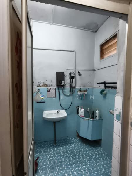 Rumah Teres 1-Tingkat untuk Dijual di Taman Ungku Tun Aminah (Skudai) - Hock Kim - Bathroom - PropertyGuru.com.my