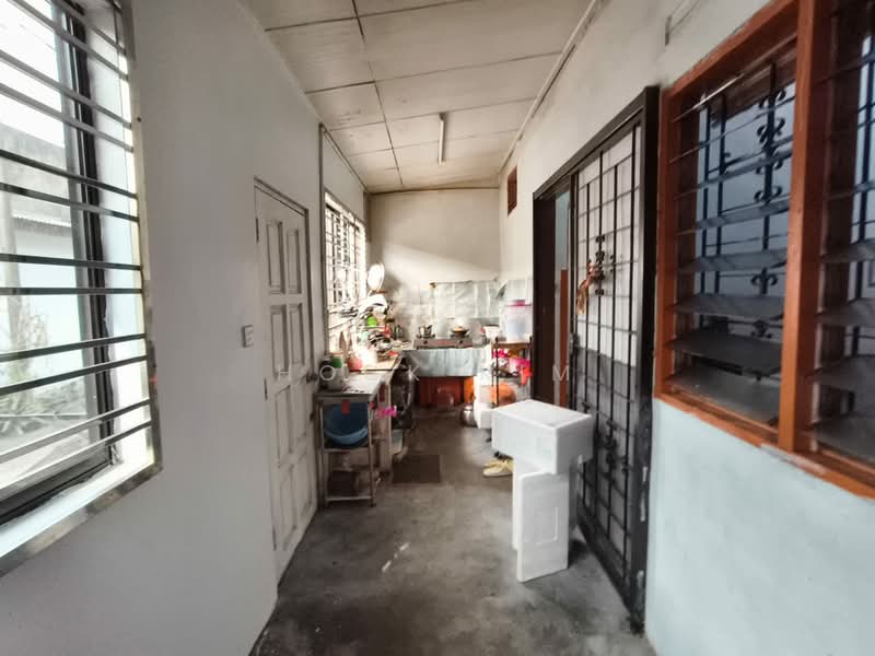 Rumah Teres 1-Tingkat untuk Dijual di Taman Ungku Tun Aminah (Skudai) - Hock Kim - Kitchen - PropertyGuru.com.my