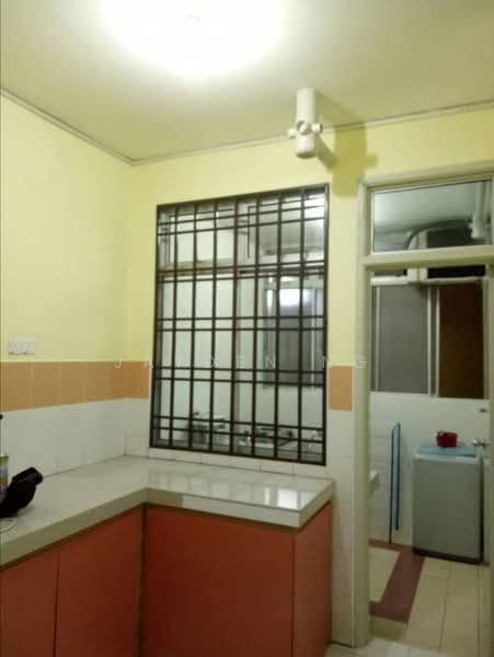 Apartment for Sale at Kipark Apartment - Jayden Ng - Kitchen - PropertyGuru.com.my