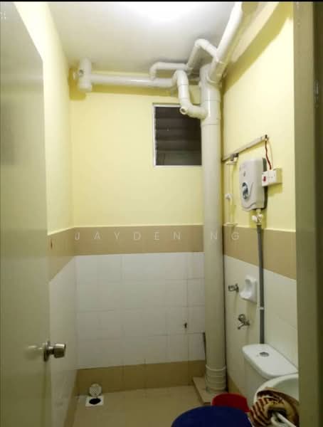 Apartment for Sale at Kipark Apartment - Jayden Ng - Bathroom - PropertyGuru.com.my