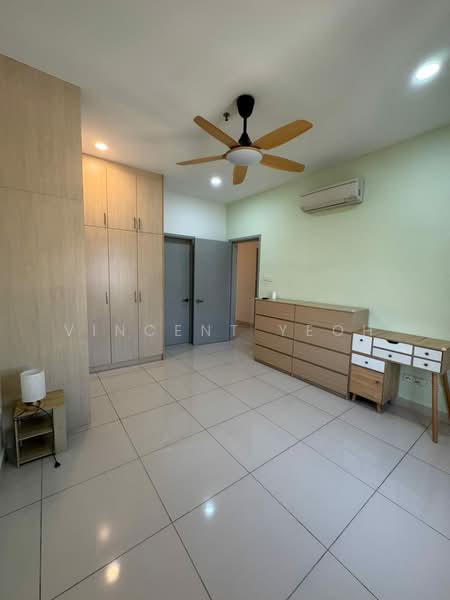 Service Residence for Sale at Ten Kinrara - Vincent Yeoh - Bedroom - PropertyGuru.com.my