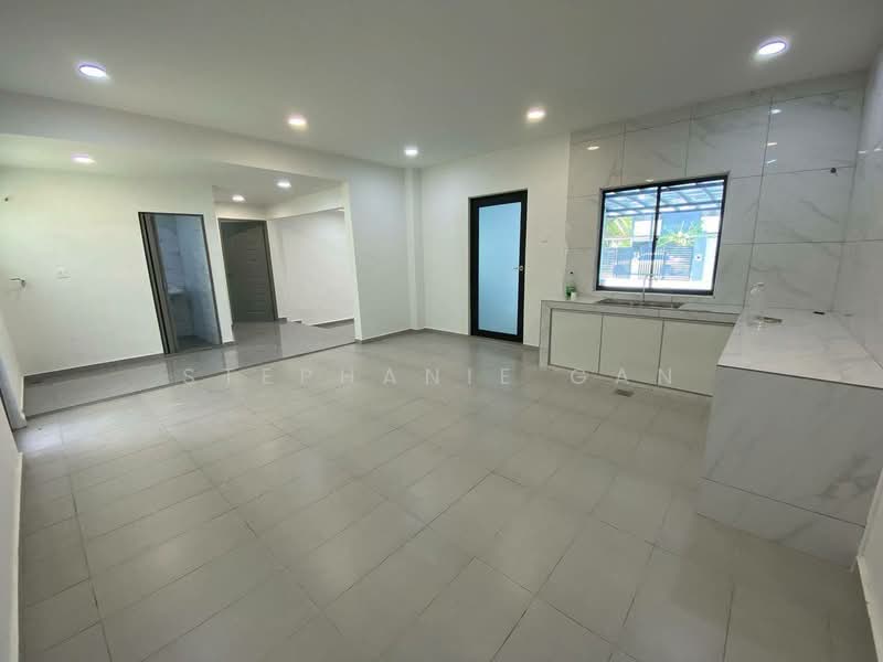 Rumah Berkembar untuk Dijual di Taman Majidee (Johor Bahru) - Stephanie Gan - Kitchen - PropertyGuru.com.my