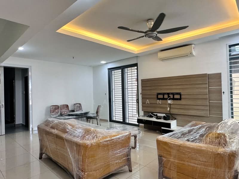 Rumah Kluster untuk Disewa di Taman Nong Chik (Johor Bahru) - Wallace Ang - Living Room - PropertyGuru.com.my