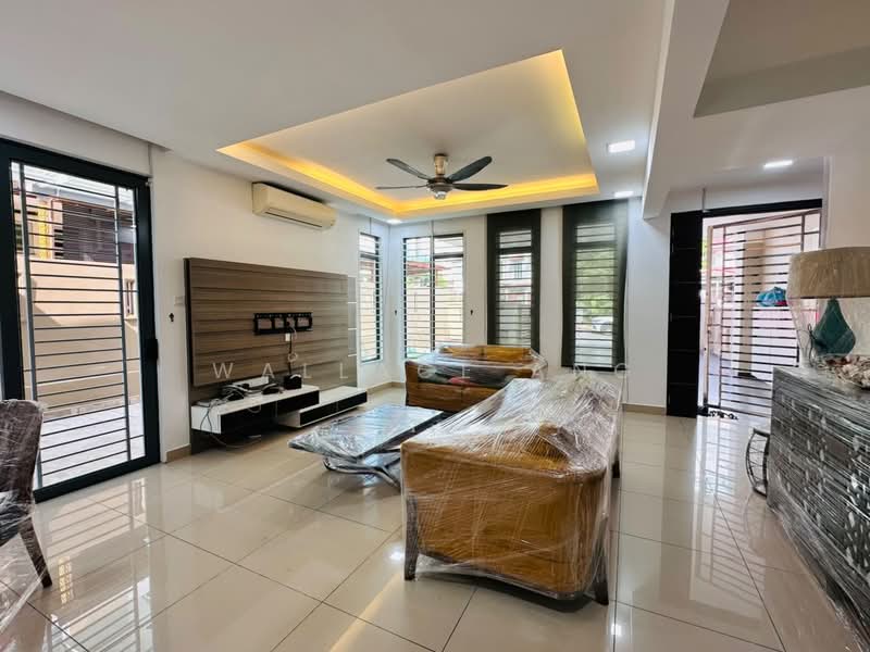 Rumah Kluster untuk Disewa di Taman Nong Chik (Johor Bahru) - Wallace Ang - Living Room - PropertyGuru.com.my