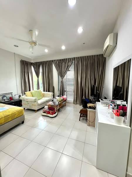 Cluster House for Sale in Taman Daiman Jaya (Kota Tinggi) - Ryan Tan - Living Room - PropertyGuru.com.my