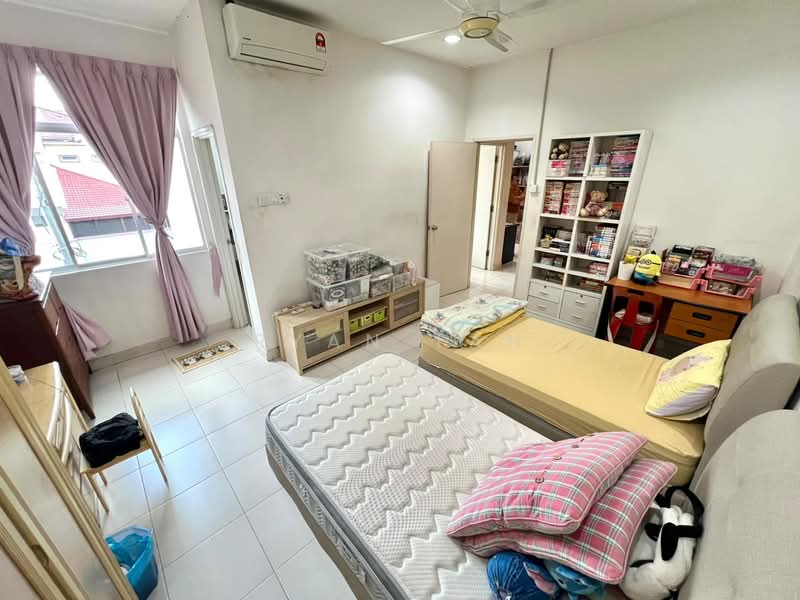 Cluster House for Sale in Taman Daiman Jaya (Kota Tinggi) - Ryan Tan - Bedroom - PropertyGuru.com.my