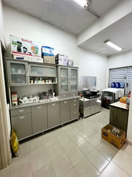 Cluster House for Sale in Taman Daiman Jaya (Kota Tinggi) - Ryan Tan - Kitchen - PropertyGuru.com.my