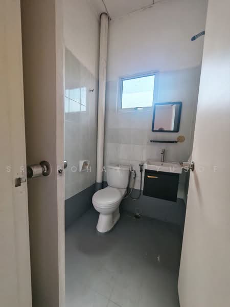 Rumah Teres 2-Tingkat untuk Dijual di Bandar Bukit Mahkota (Bangi) - Sri Rohayu Yusof - Bathroom - PropertyGuru.com.my