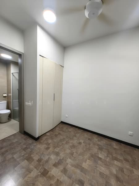 Service Residence for Sale at Twin Arkz - Mak Oliver - Bathroom - PropertyGuru.com.my