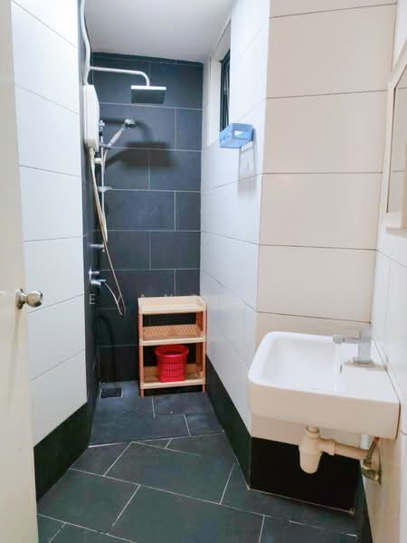 Service Residence for Rent at Univ 360 Place - Evanslee . - Bathroom - PropertyGuru.com.my
