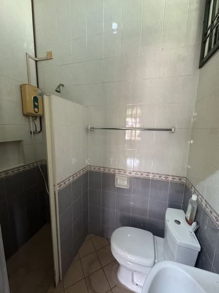 1-storey Terraced House for Sale in Taman Molek (Johor Bahru) - PK Teo - Bathroom - PropertyGuru.com.my