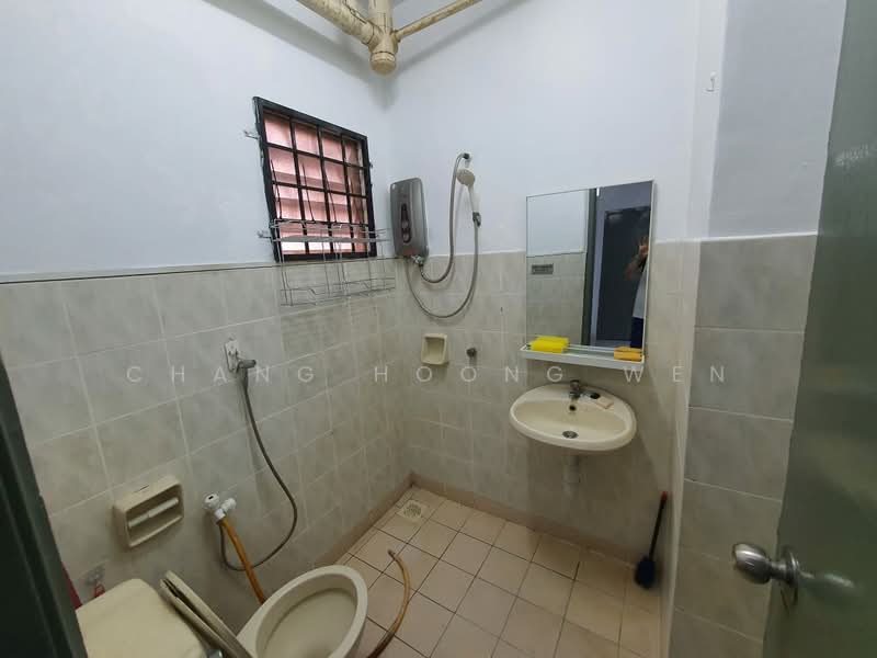 Condominium for Rent at Bayu Tasik 1 - Chang Hoong Wen - Bathroom - PropertyGuru.com.my