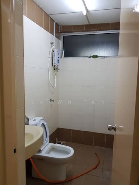 Kondominium untuk Dijual di Platinum Hill PV 2 - Shawn Tan - Bathroom - PropertyGuru.com.my