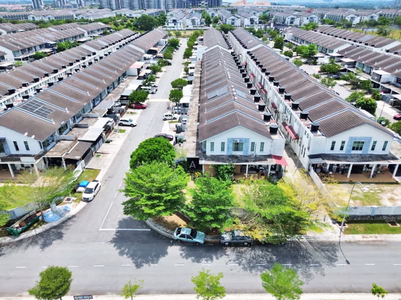 Rumah Teres 2-Tingkat untuk Dijual di Taman Bangi Avenue (Bangi) - Herman Sazwan Nor Rahim - Drone - PropertyGuru.com.my