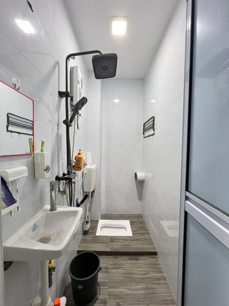 1-storey Terraced House for Sale in Taman Perling (Perling) - Jayden Ng - Bathroom - PropertyGuru.com.my