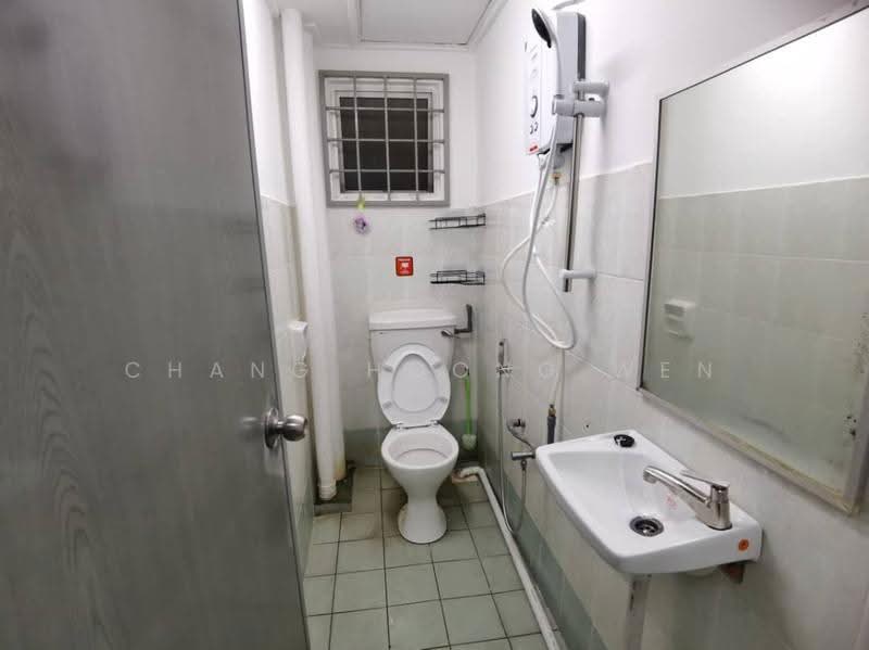 Pangsapuri untuk Disewa di Starville - Chang Hoong Wen - Bathroom - PropertyGuru.com.my