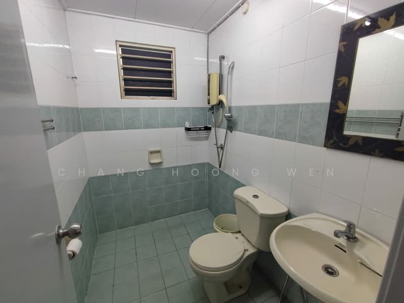 Kondominium untuk Disewa di Cengal Condominium - Chang Hoong Wen - Bathroom - PropertyGuru.com.my