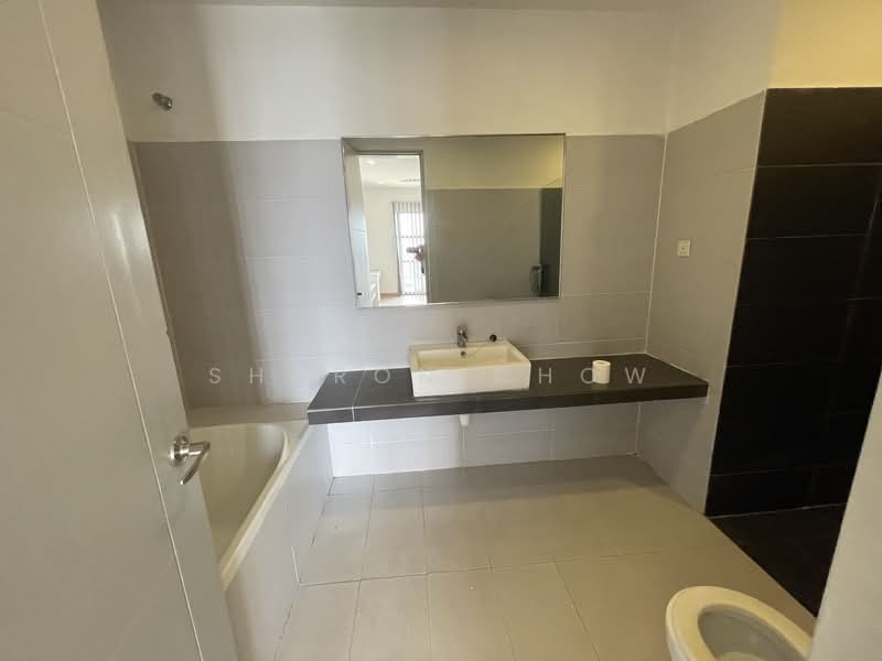 Kondominium untuk Disewa di X2 Residency - Sharon Chow - Bathroom - PropertyGuru.com.my