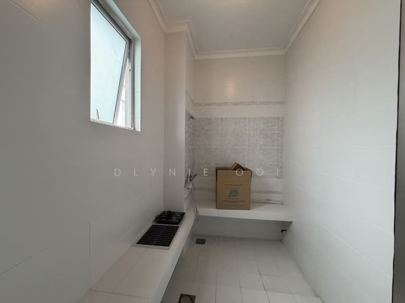 Semi-Detached House for Sale in Beverly Heights (Ampang) - Dlynie Ooi - Bathroom - PropertyGuru.com.my