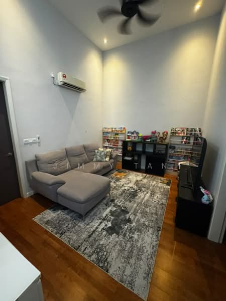 2-storey Terraced House for Sale in Bandar Seri Coalfields (Sungai Buloh) - Jimmy Tan - Living Room - PropertyGuru.com.my