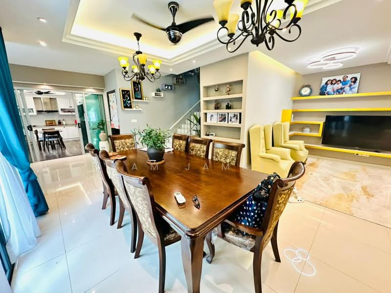 Rumah Teres 3-Tingkat untuk Dijual di Denai Alam (Shah Alam) - Sam Jamal - Dining Room - PropertyGuru.com.my