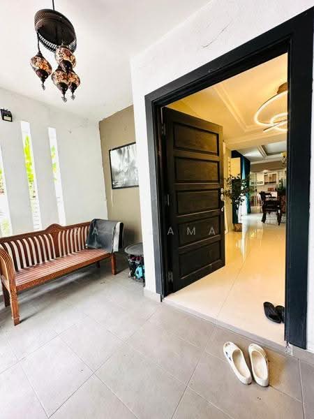 Rumah Teres 3-Tingkat untuk Dijual di Denai Alam (Shah Alam) - Sam Jamal - Entrance - PropertyGuru.com.my