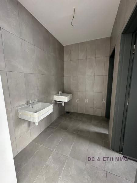 Shop / Office for Rent in Bandar Rimbayu (Telok Panglima Garang) - Ethan Chua - Bathroom - PropertyGuru.com.my