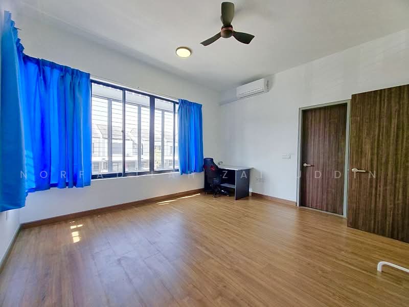 Terraced House for Sale in Elmina (Shah Alam) - NORFADILAH ZAINUDDIN - Study - PropertyGuru.com.my