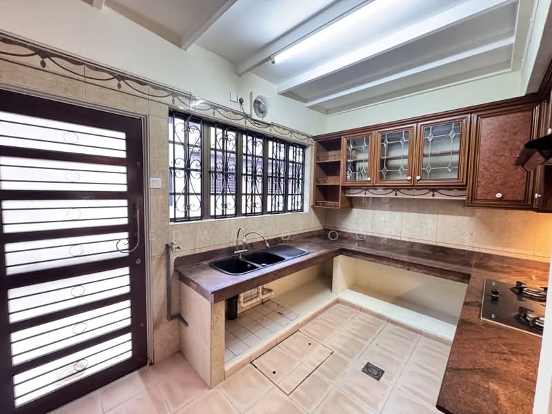 Rumah Teres 2-Tingkat untuk Dijual di Taman Pertama (Cheras) - Edward Ooi - Kitchen - PropertyGuru.com.my