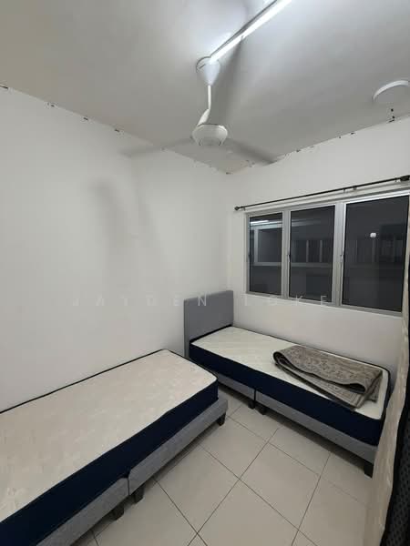 Kondominium untuk Disewa di Residensi Desa Satumas - Jayden Loke - Bedroom - PropertyGuru.com.my